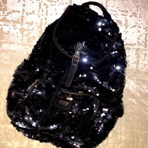 🔥 New bling VS Pink back pack ‘ like new !! Gorgeous and rare !!!